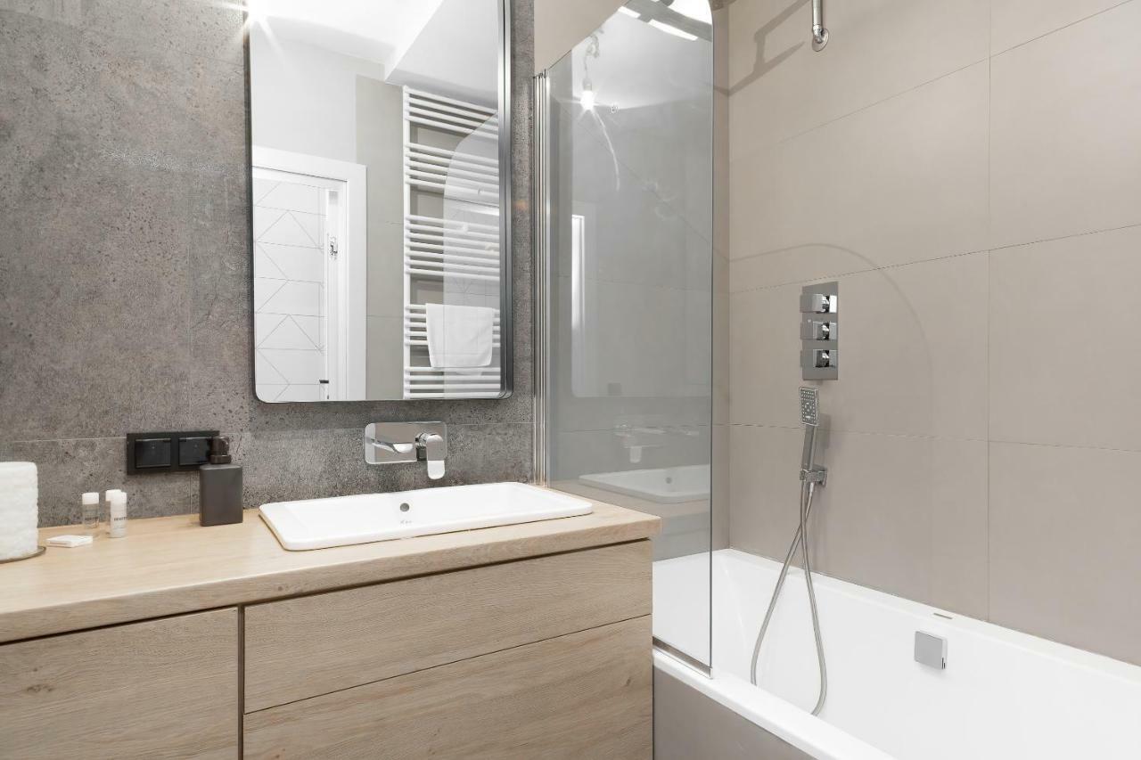 Fort Wola Apartments Warsaw By Noclegi Renters Chambre photo